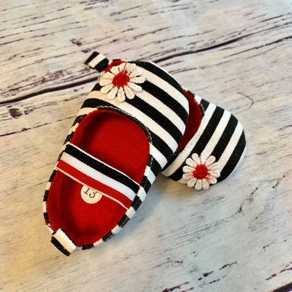 Baby Girls Cotton Shoes - Picture 2 of 5